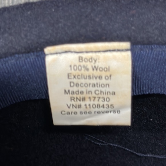 Women’s Wool Hat - Picture 6 of 6